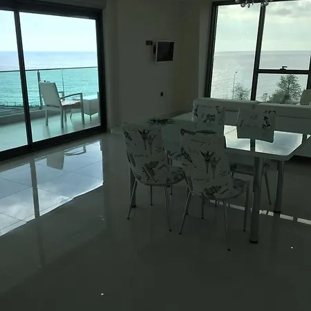 Luxury Apt In Konak Seaside Homes With A Sea Front View And A Private Beach 아파트