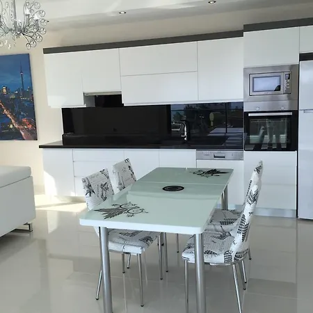아파트 Luxury Apt In Konak Seaside Homes With A Sea Front View And A Private Beach