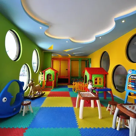 Luxury Apt In Konak Seaside Homes With A Sea Front View And A Private Beach 아파트 카기켁