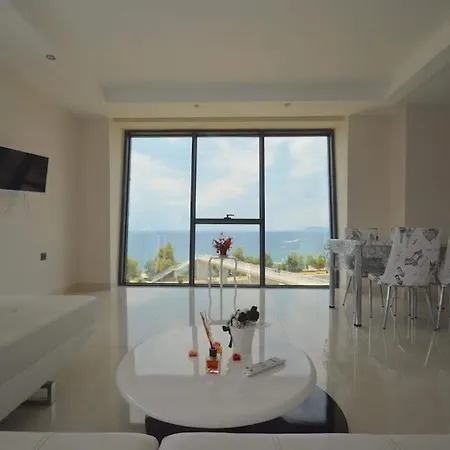 아파트 Luxury Apt In Konak Seaside Homes With A Sea Front View And A Private Beach 카기켁