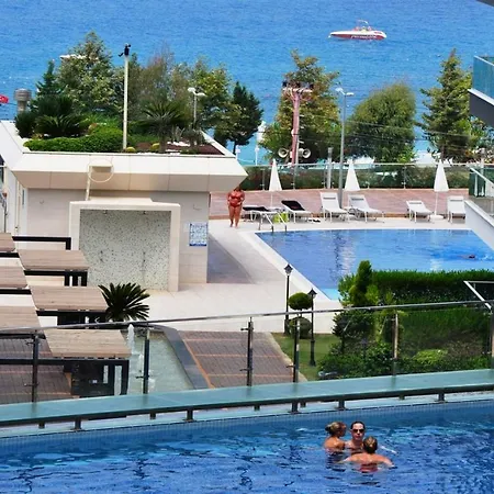 Luxury Apt In Konak Seaside Homes With A Sea Front View And A Private Beach 아파트 *